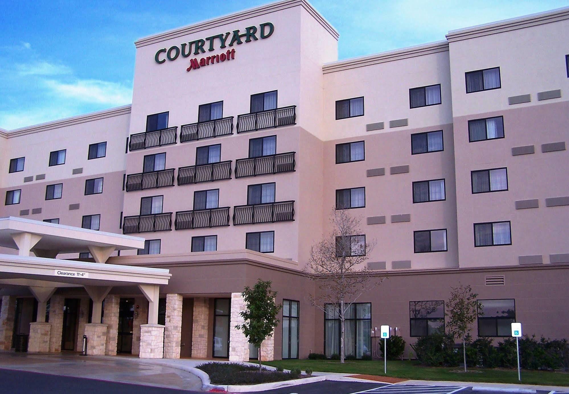 Courtyard By Marriott San Antonio Six Flags At The Rim Ξενοδοχείο Εξωτερικό φωτογραφία